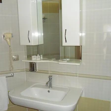 Hotel Asmin 3*